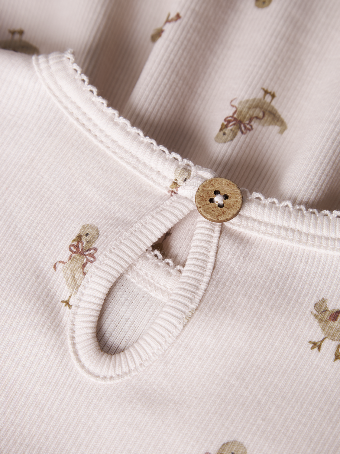 model_shot-front_full